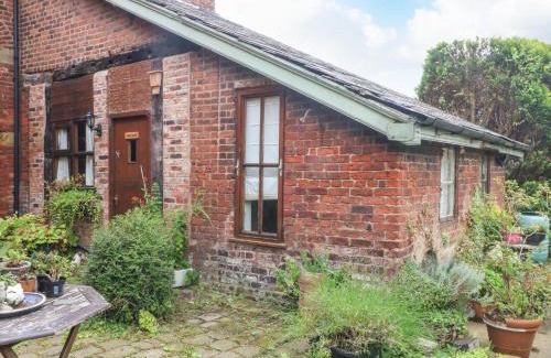 Warrington House | The Toolshed