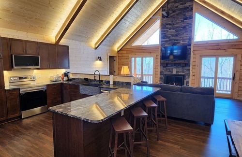 Shenandoah Cabin | The Torty Cabin | 4 Bed, 3 Bath