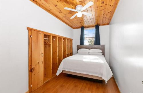 Havelock-Belmont-Methuen Resort | The Trace at Oak Lake (19+)