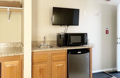 Melita Hotel | The Trail Inn - Melita, Manitoba - HWY 83/HWY 3