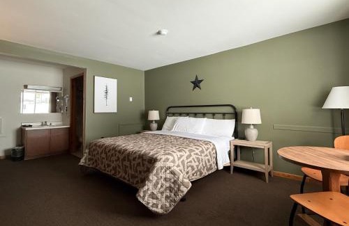 Newberry Hotel | The Trail Inn - Newberry, MI - Formerly Knollwood Inn - 13467 M-28