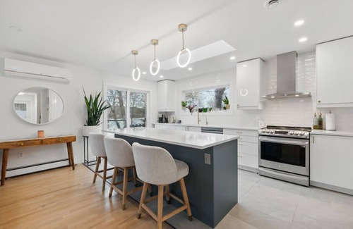 Fall River House | The Tranquil lake-house at Fletchers Lake