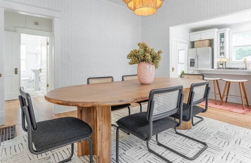 Historic Waverly House | The Traveler - Eclectic Style in Walkable Area