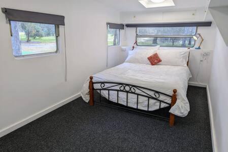 Dadswells Bridge House | The Traveller Escape at Grampians Edge