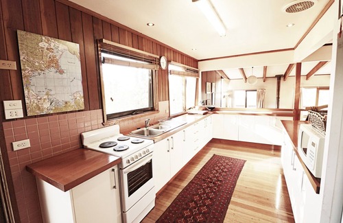Eden House | The Tree House Eden - 3 Bedroom house with Stunning bushland setting - 2+ nights