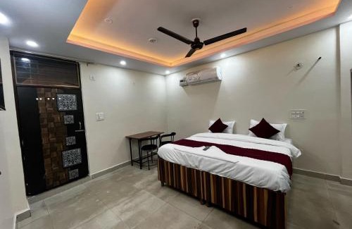 Janakpuri Hotel | The Tree House