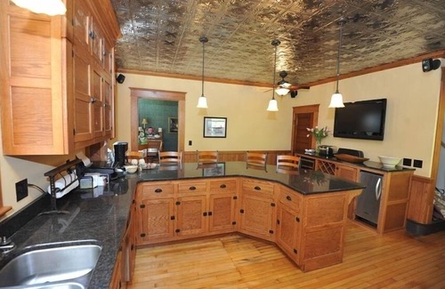 Alma House | The Tritsch House -Beautifully Restored Queen Anne Alma WI - Central Air