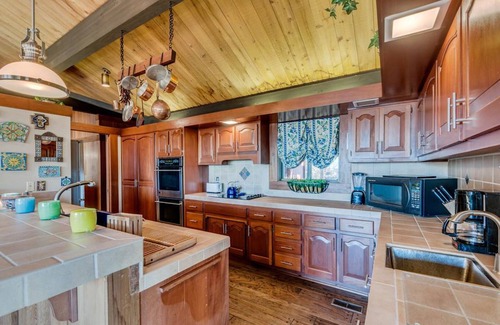 Sparta House | The Tulip Tree Bay Lodge