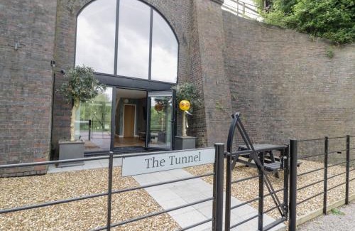 Thorpe House | The Tunnel at Bridge Lake Farm and Fishery