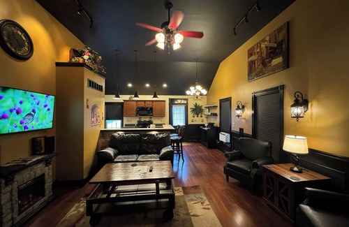 Wilmington House | The Tuscan- 1.3 miles from World Equestrian Center.Beautiful country setting!