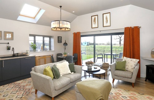 Loppington Cottage | THE TYRE BARN, pet friendly, with a garden in Wem