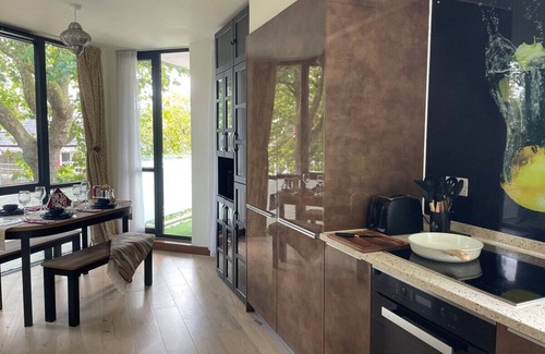 Chiswick Apartment | The Urban Green! Cosy luxury apartment in Chiswick