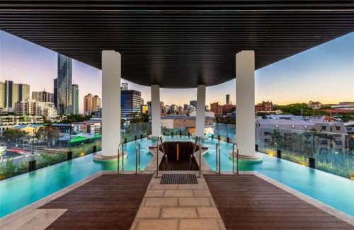 Fortitude Valley Apartment | The Valley Vibe That View