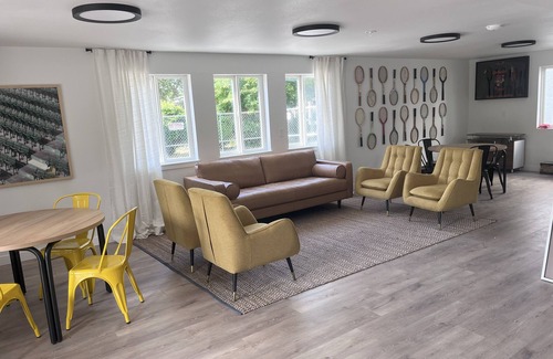 Centralia Hotel | The Varsity Inn North