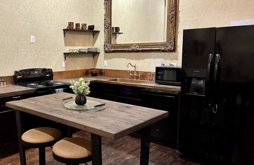 Okemah Apartment | The Velvet - A Woody Guthrie Inspired Inn