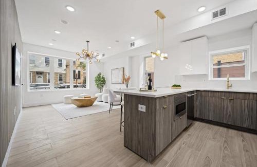 The Heights Apartment | The View 20 Min to NYC Breakfast Included - A