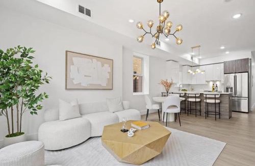 The Heights Apartment | The View 20 Min to NYC Breakfast Included - A
