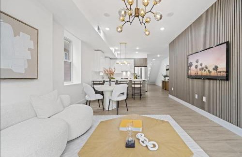 The Heights Apartment | The View 20 Min to NYC Breakfast Included - B