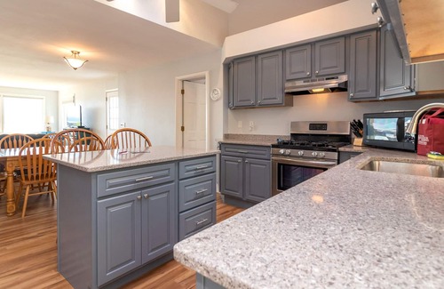Lodi Cottage | The View at Lodi Point - Cozy Comfort On Level Lake Front!