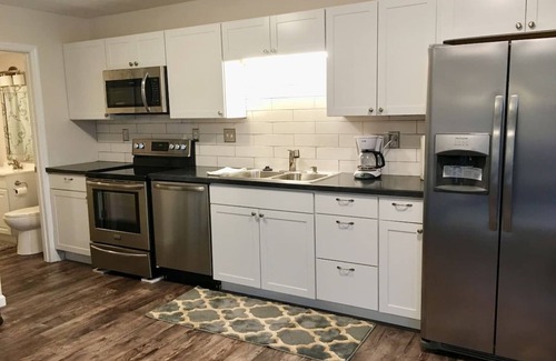 East Price Hill House | β€οΈ π The View-Stylish Interior- Min to downtwn π β€οΈ