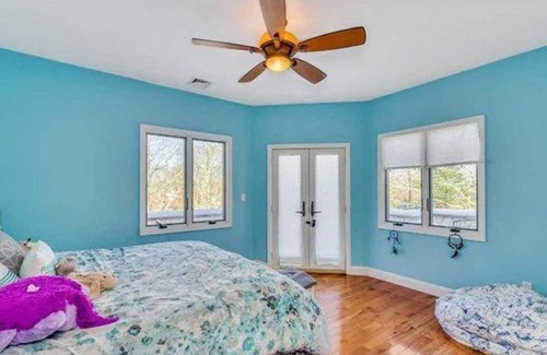 Hampton Bays Villa | The Villa at Hampton Bays.Hampton's Summer Escape Nightlife Pool Spa.