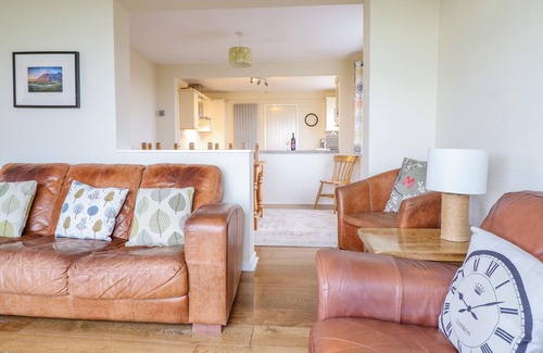 Harlech Cottage | THE VILLA, pet friendly, with a garden in Harlech