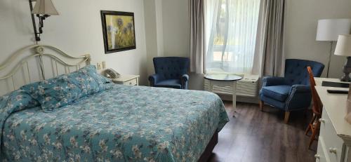Lakefield Hotel | The Village Inn of Lakefield