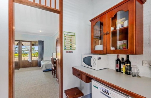 Cowra Hotel | The Vineyard Motel