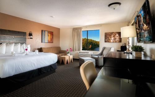 Wisconsin Dells Hotel | The VUE Boutique Hotel & Boathouse