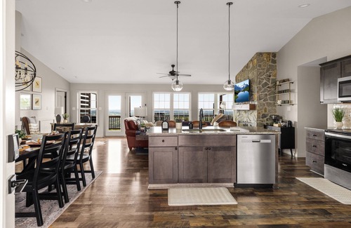 Front Royal Cottage | The Vue - Mountain top hot tub overlooking the Shenandoah River