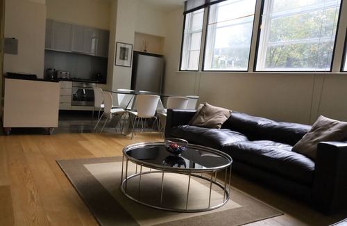 Southbank Apartment | The Walkup Southbank