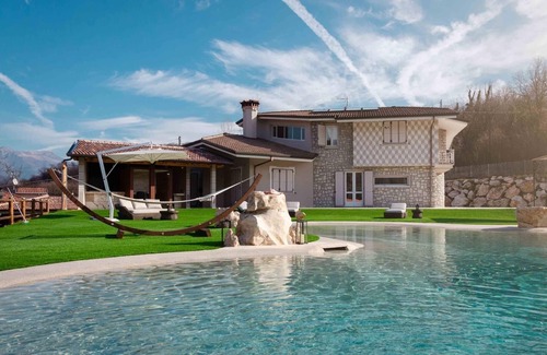 Gavardo Villa | The Wallace Temple