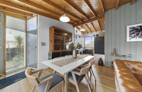 Martinborough Cottage | The Walnut Tree House - Martinborough Holiday Home