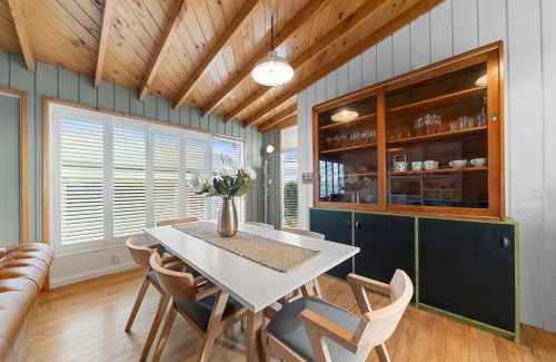 Martinborough House | The Walnut Tree House - Martinborough Holiday Home