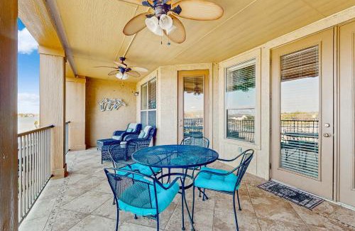 Horseshoe Bay Apartment | The Waters Condo Building 3 - Horseshoe Bay Hideaway