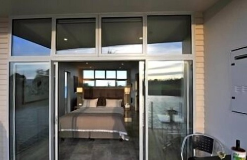 Tasman Bed & Breakfast | The Waters