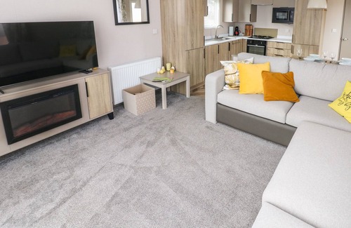 Hasguard Cross Cottage | THE WAVES, pet friendly, with hot tub in Broad Haven