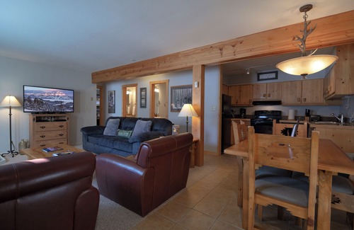 Teton Village Condo | The Way Home Condo in Teton Village Convenient Location Walk to the slopes!