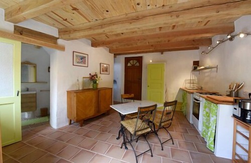 Mollans-sur-Ouveze Cottage | The wealth of nature in the heart of a village
