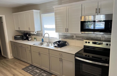 Winston - Salem House | The Welcoming Winston 3BR Cozy Home & Pool Table