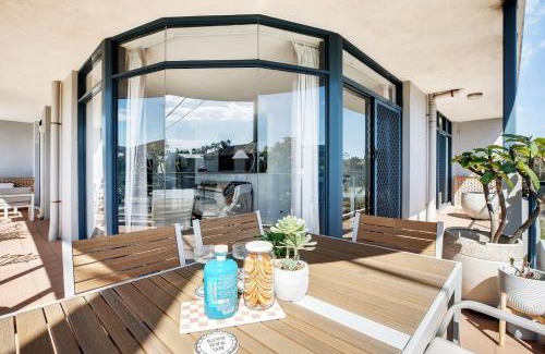 Narrabeen Apartment | The Wellington - A Beachside Balcony Haven