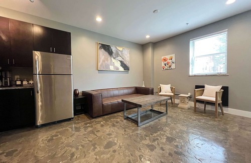 Roanoke Apartment | The West End Flats Su