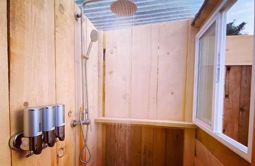 Gold Beach Apartment | The Whale