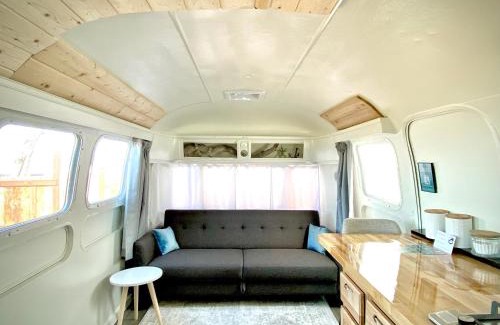 Gold Beach Apartment | The Whale