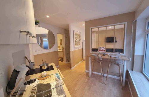 Gare Apartment | The White cosy, maxi studio in the city center, 1 km from the train station, tourism/business