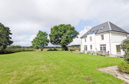 Kingsley House | The White House - Bordon