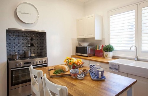 Penola House | THE WHITE HOUSE luxury villa embedded in history