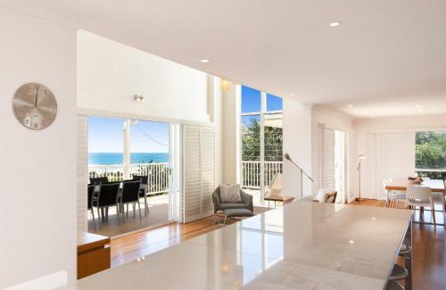 Coolum Beach House | The White House - Spectacular Ocean Views, WiFi, Central Coolum