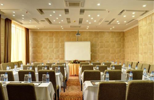 Nyeri Hotel | The White Rhino Hotel