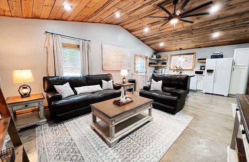 Pittsburg Cottage | The Wildrock Cottage